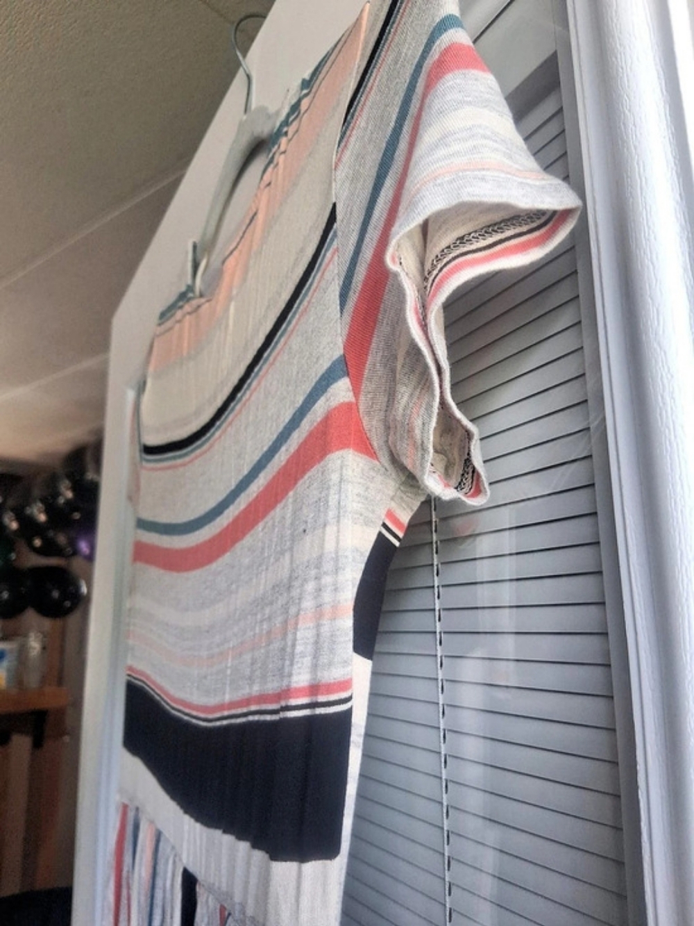 Downeast in Gray & Red Size XS - Picture 7 of 8